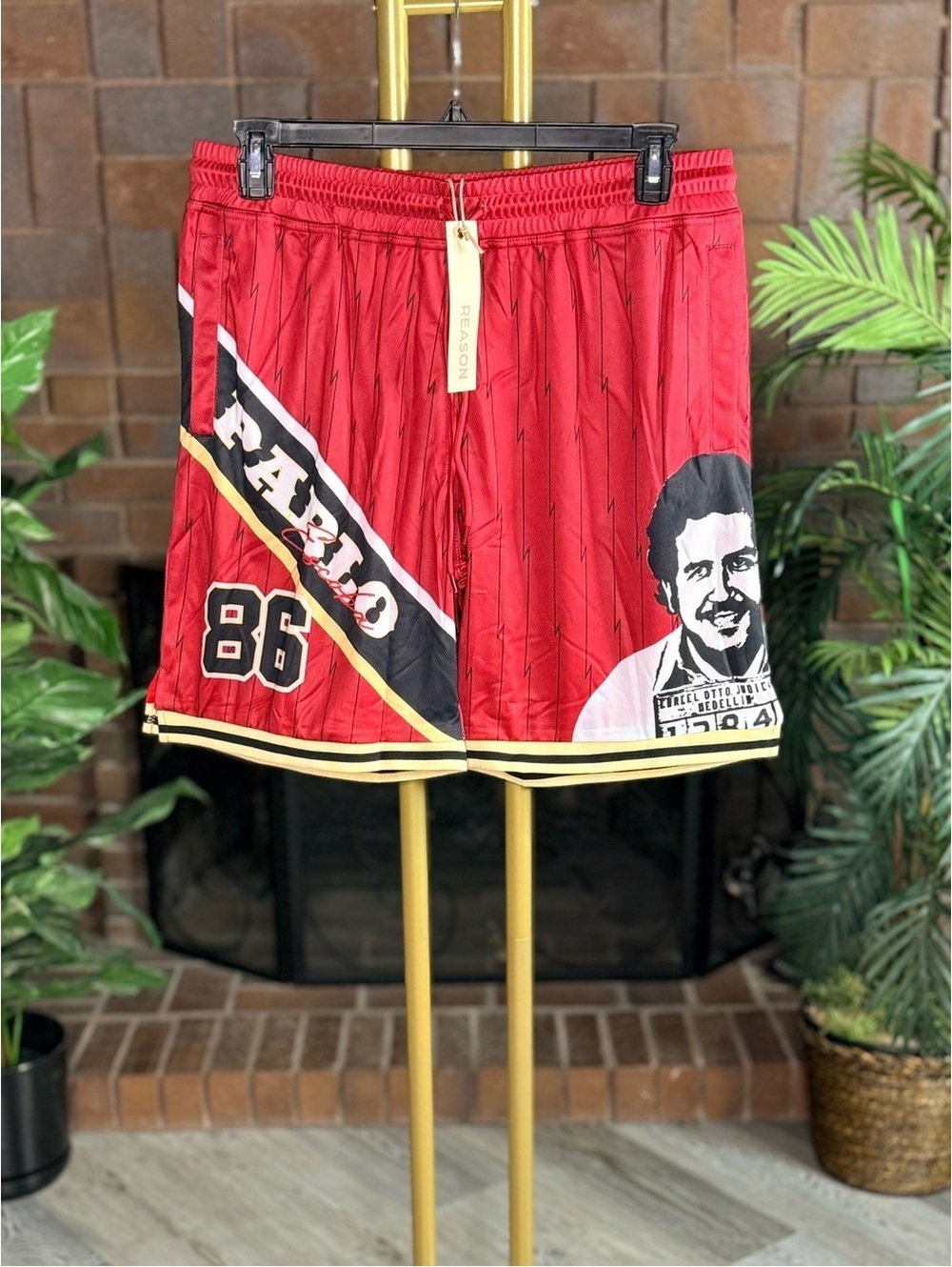 Reason Pablo Escobar Basketball Shorts Red Graphic Men’s XL NWT